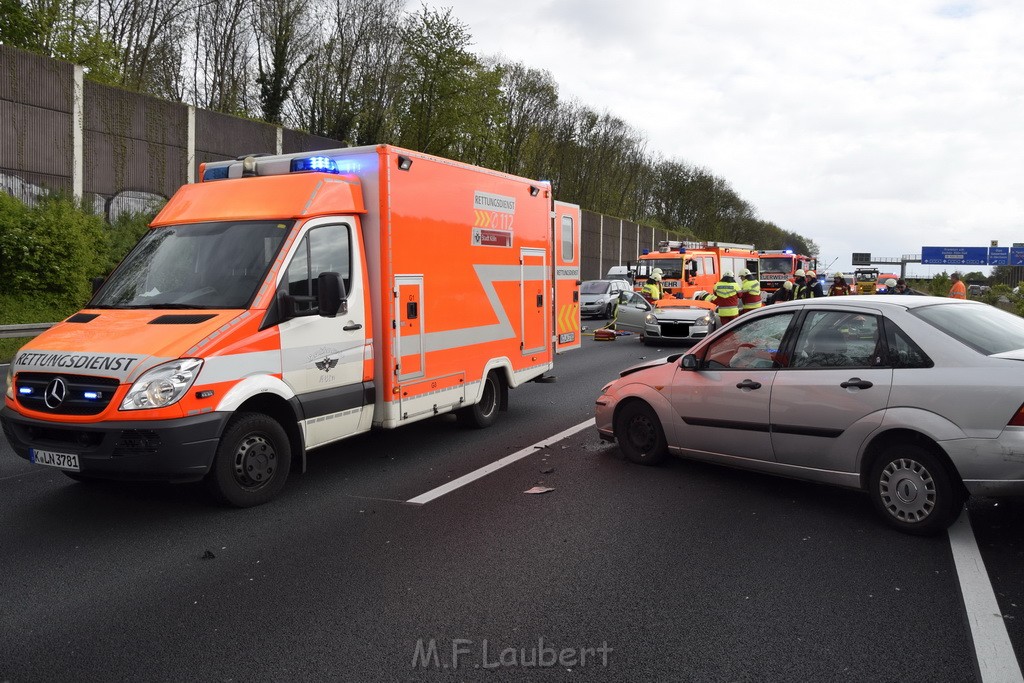 VU Auffahrunfall A 3 Rich Oberhausen kurz vor AS Koeln Dellbrueck P019.JPG - Miklos Laubert